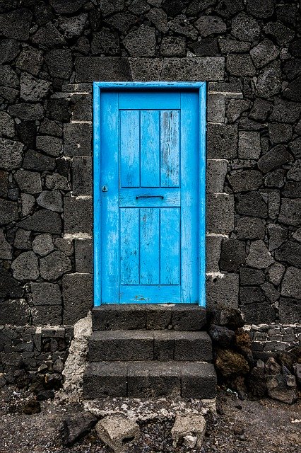 blue door